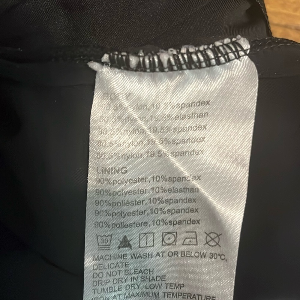 Baleaf paddle board suit, black, zipper in back - Picture 3 of 9